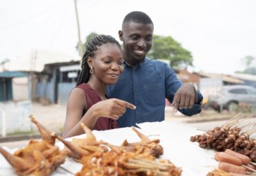 african-people-getting-some-street-foodLSDC7