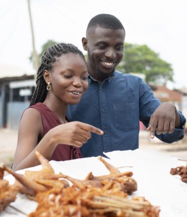 african-people-getting-some-street-foodLSDC7
